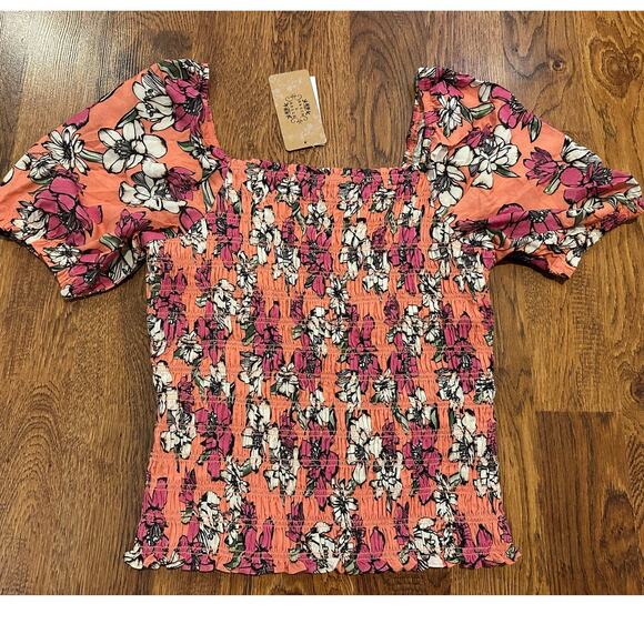 Mason & Belle Women’s Smocked Bubble Sleeve Floral Top Size Medium NWT Chic - Picture 1 of 6